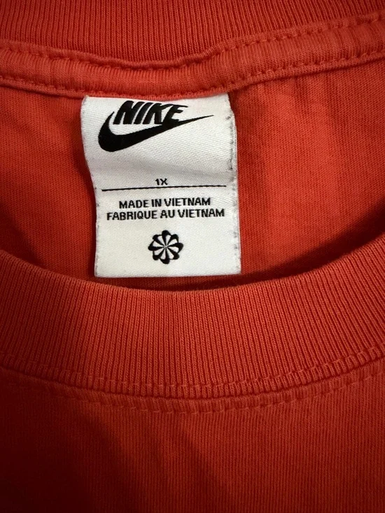 Nike Shirt - Picture 2 of 2